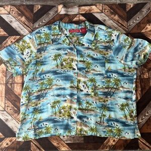 Gloria Vanderbilt Light Blue & Green Palm-Print Short Sleeve Button-Down